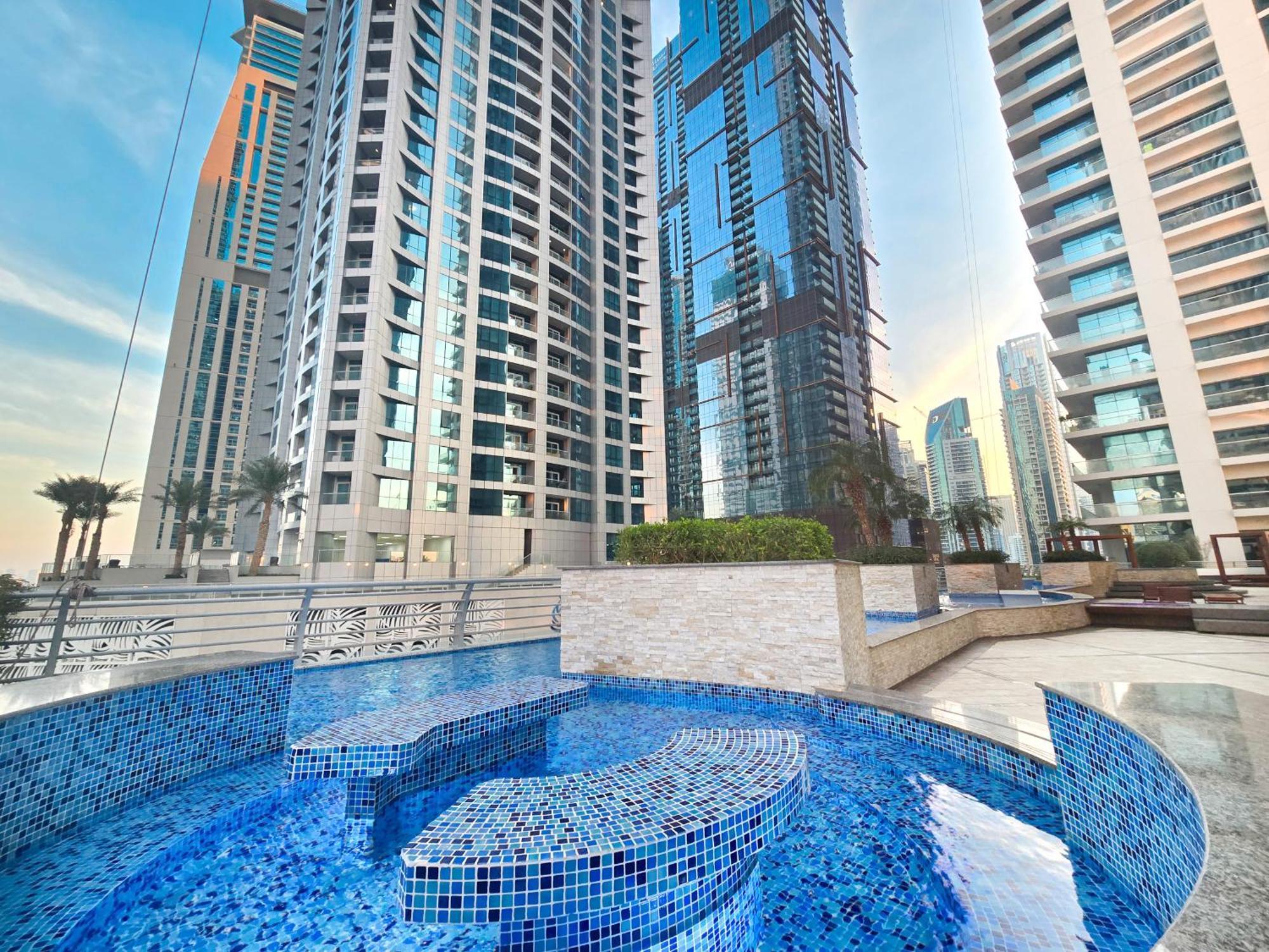 Easygo - Comfy 2br High Floor And Close To Apartment *