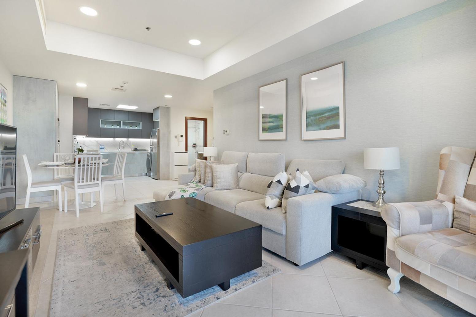 Easygo - Comfy 2br High Floor And Close To Dubai